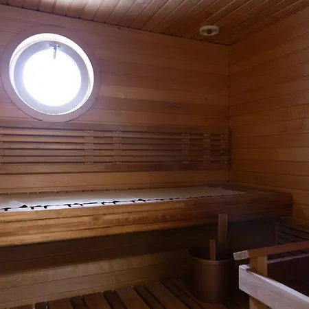 Stylish 66m2 With Private Sauna And Balcony Apartman