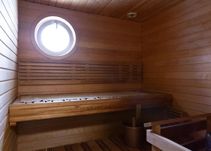 Stylish 66m2 With Private Sauna And Balcony アパート